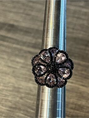 Sterling silver floral ring with light purple amethyst and black spines. Sz 7.